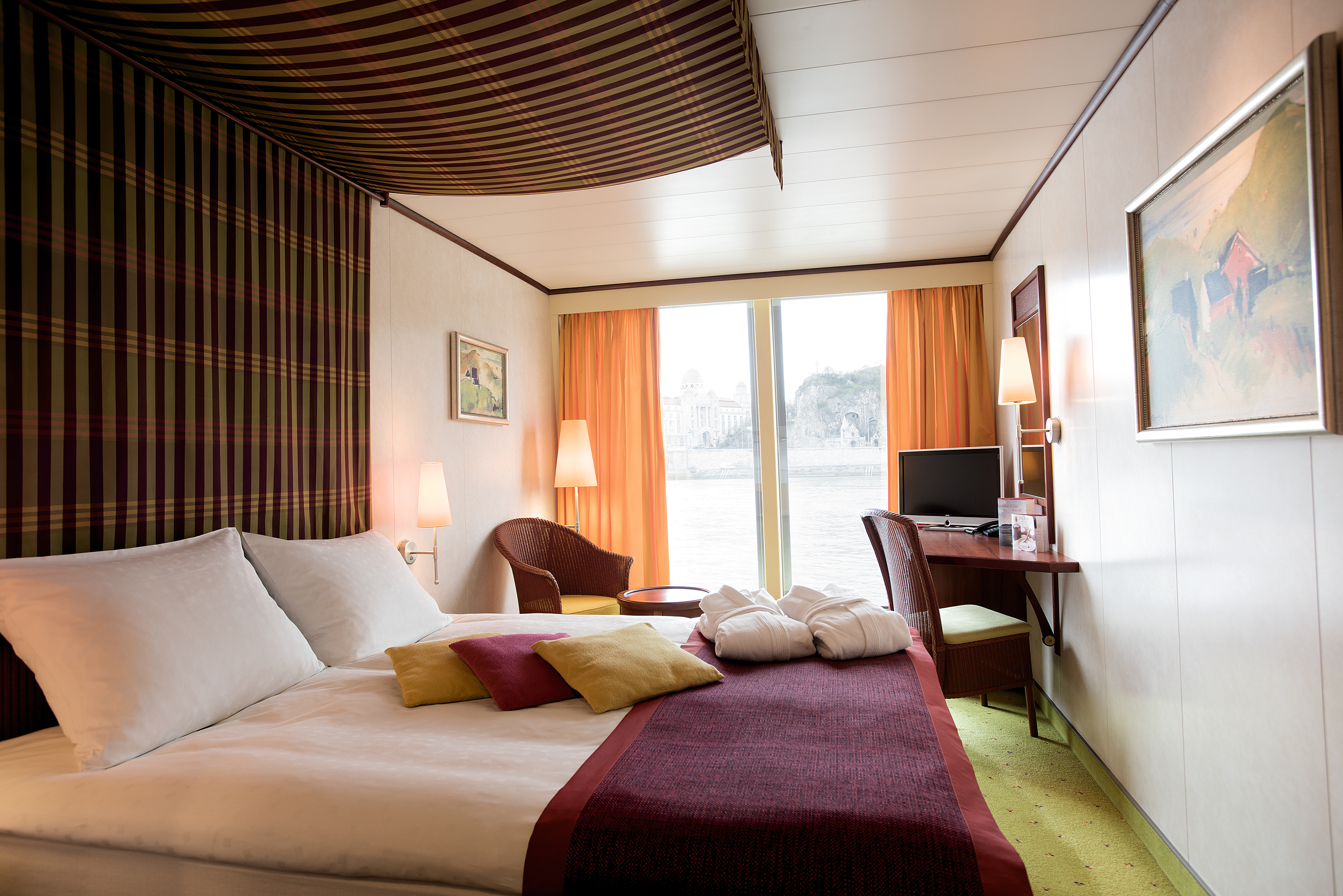 A Rosa Donna B Cabin.jpg